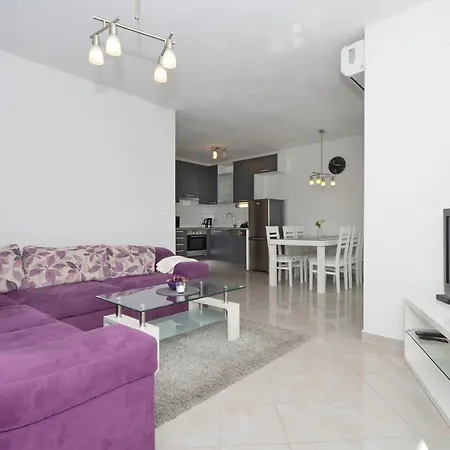 Apartment Vrania