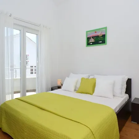 Apartment Vrania