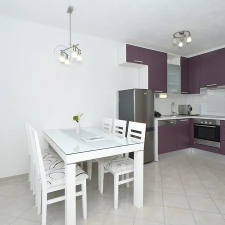 Apartment Vrania *