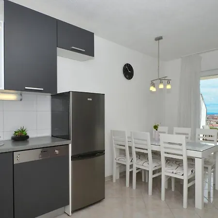 Apartment Vrania *
