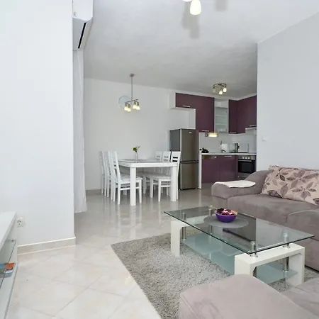 Apartment Vrania