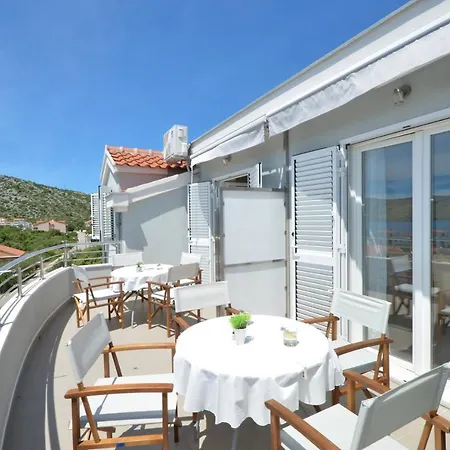 Apartment Vrania