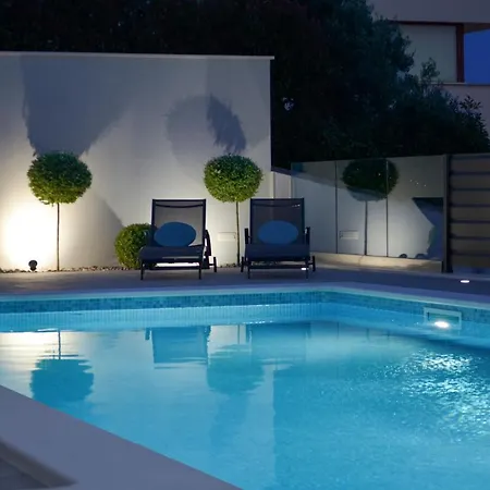 Vrania 希杰·弗朗吉卡