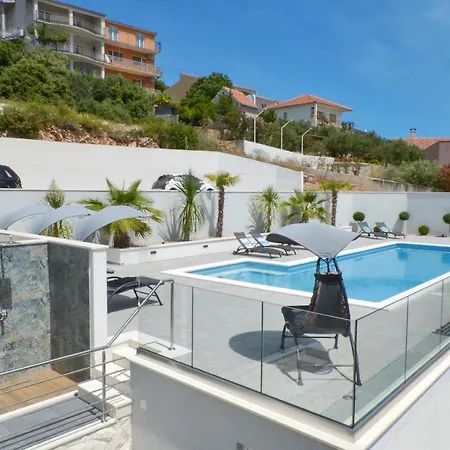 Apartment Vrania *