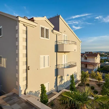 Vrania * 希杰·弗朗吉卡