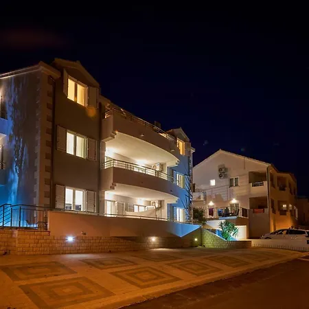 Vrania 希杰·弗朗吉卡